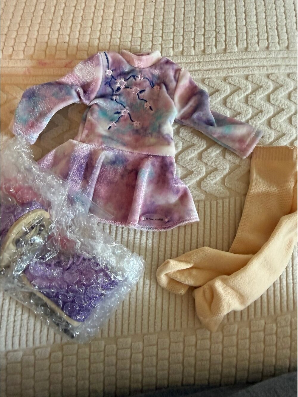 American Girl Gwynn Tan's Ice Skating Performance Outfit for 14.5" 2022 B231